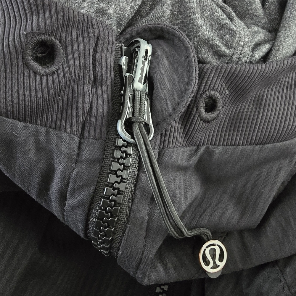 Lululemon Dance Studio Reversible Black Athletic Zip Hoodie Jacket Size 2 - Picture 7 of 9